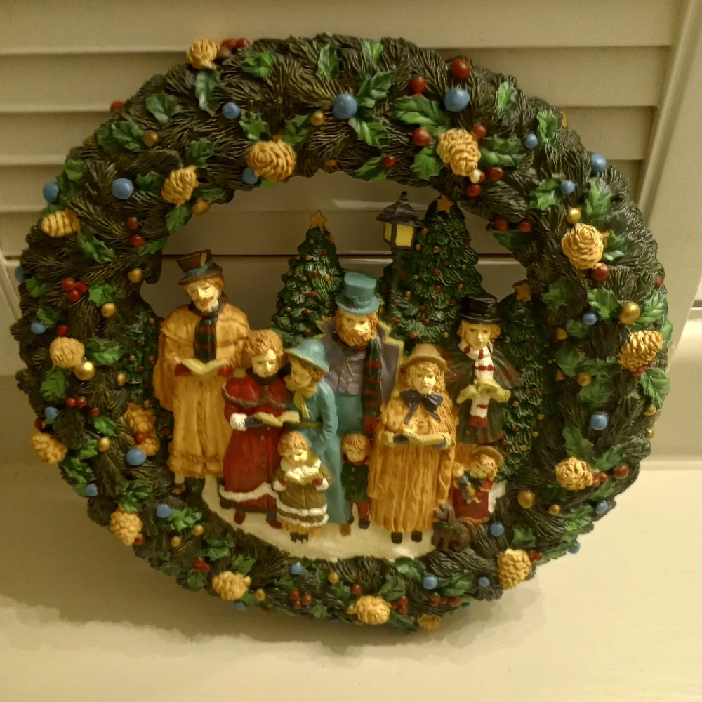 Vintage 3D Christmas Carolers wall hanging wreath